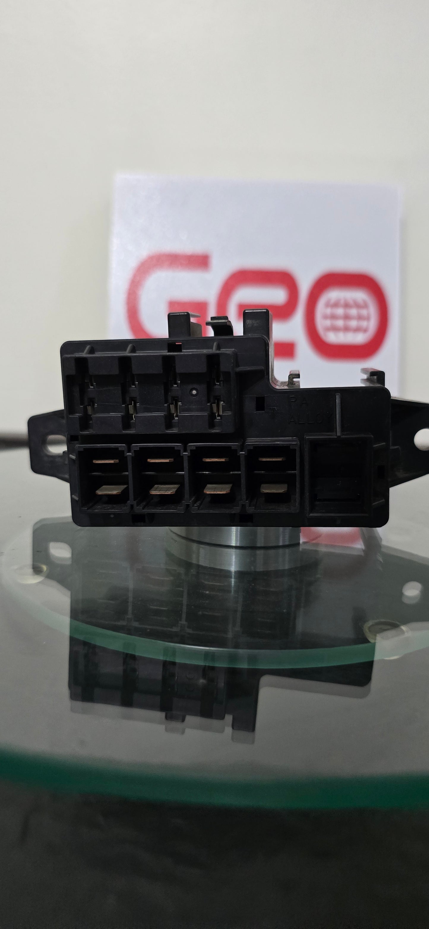 Metro / Tracker Under Hood Fuse Box with Cover