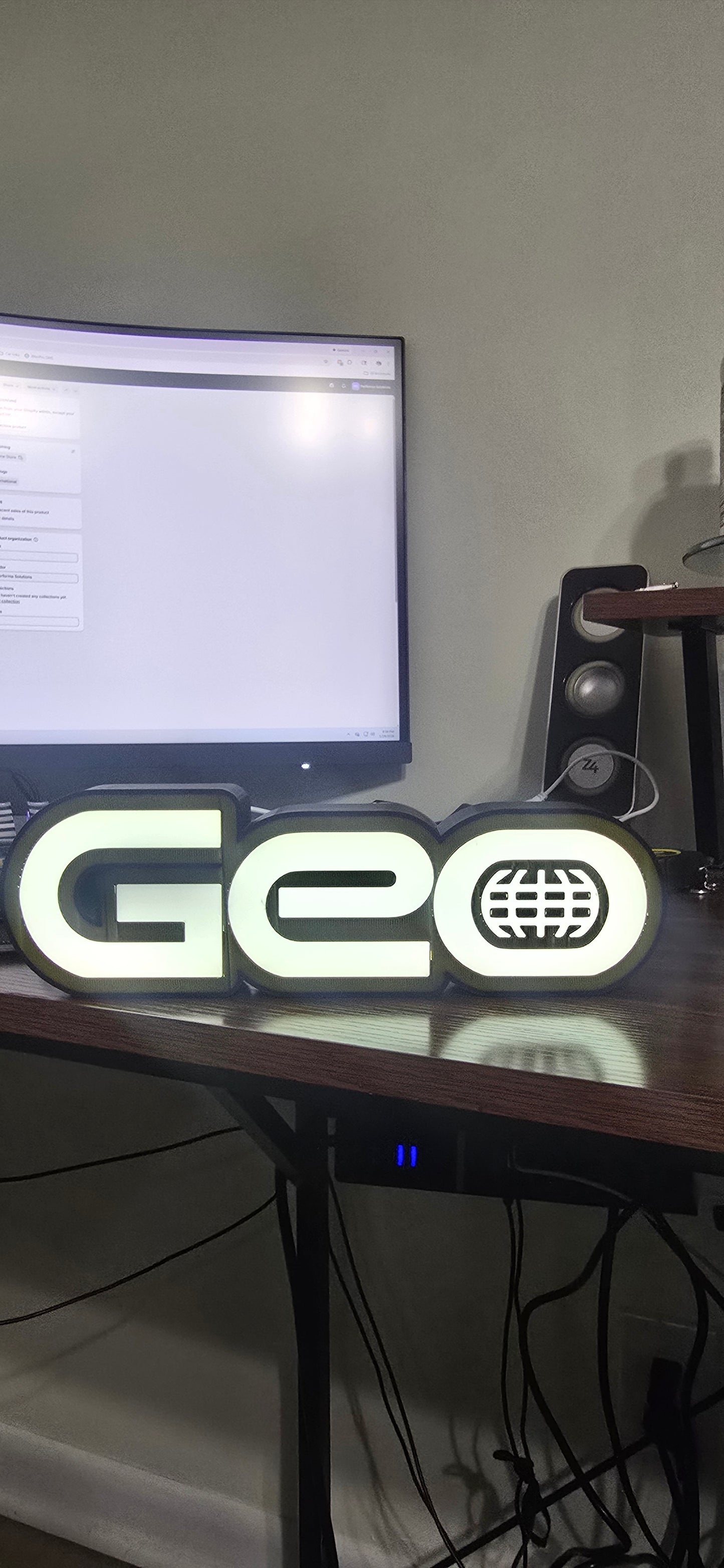 3D printed Geo Desk Ornament