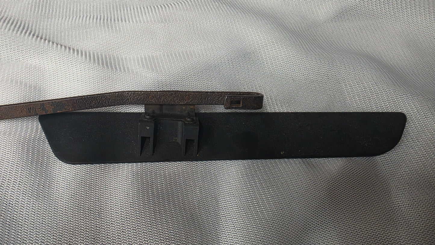Suzuki Swift wiper arm w/ Spoiler